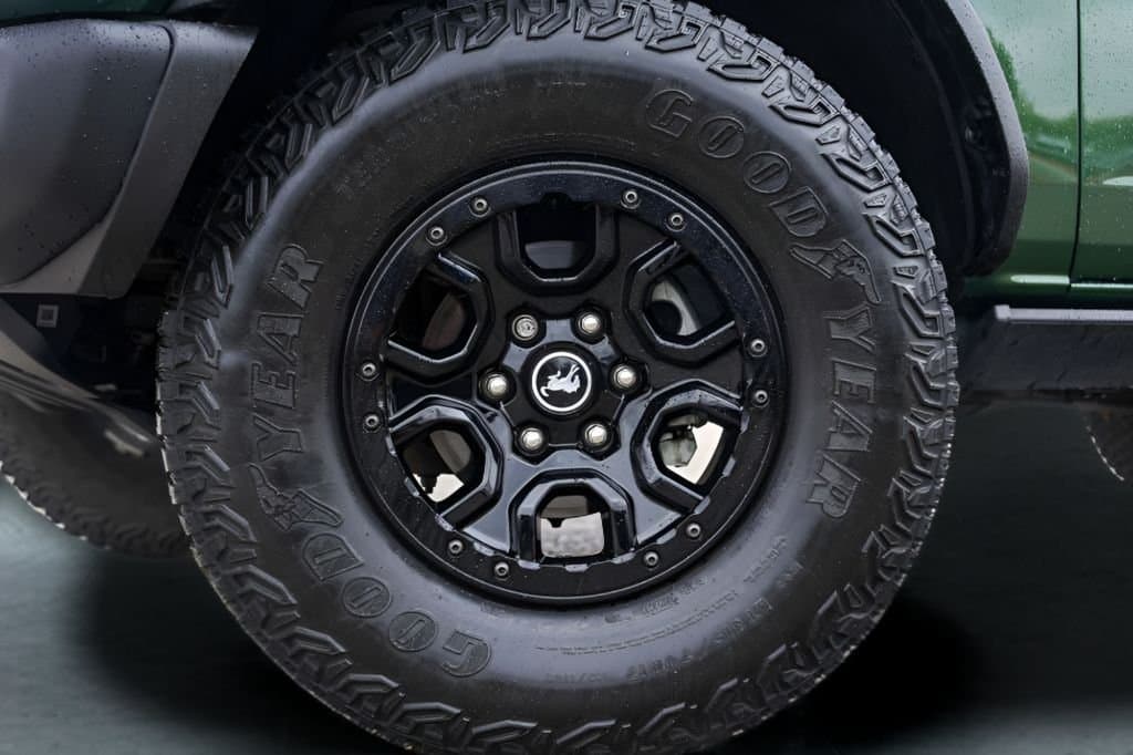 2023 Ford Bronco - Image 4