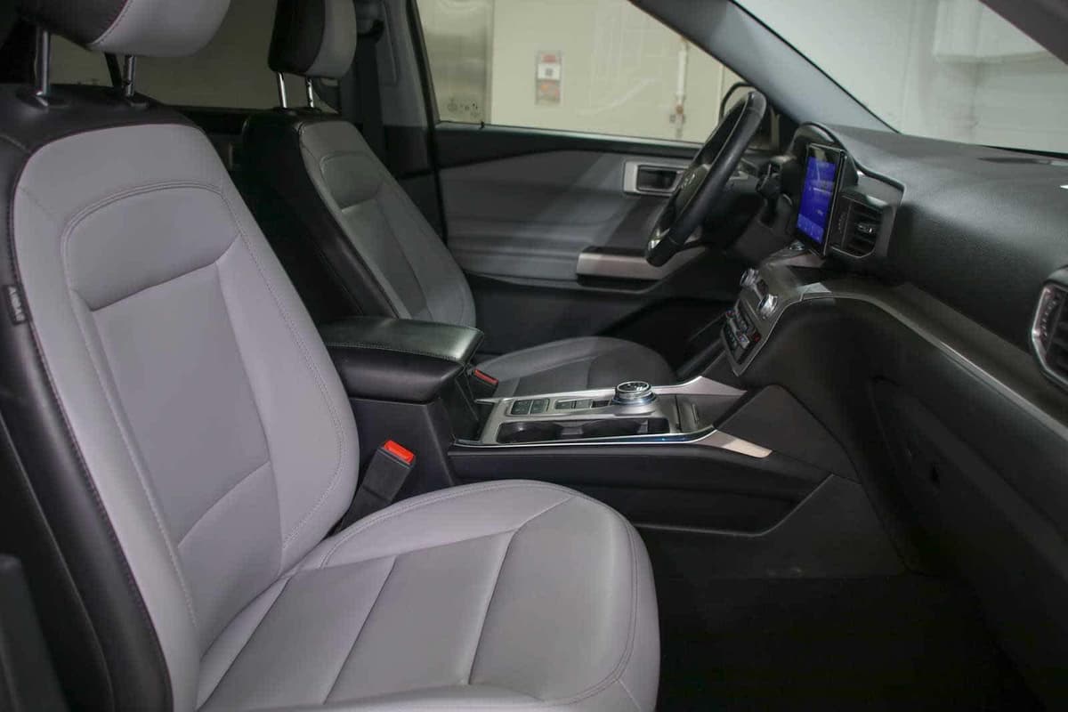 2021 Ford Explorer - Image 18