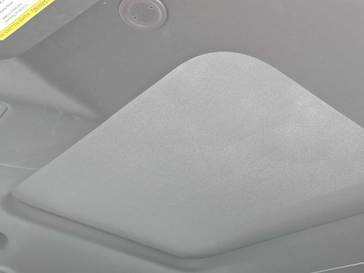 2025 Land Rover Discovery - Image 23