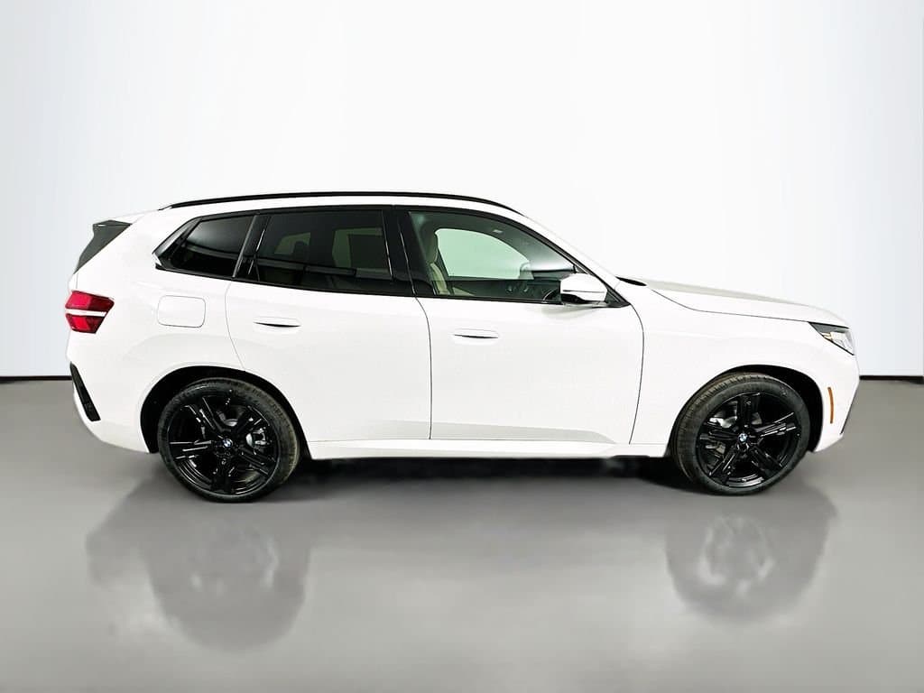 2026 BMW X3 - Image 4