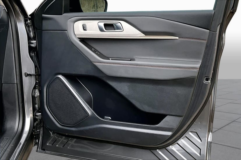 2025 Ford Explorer - Image 22