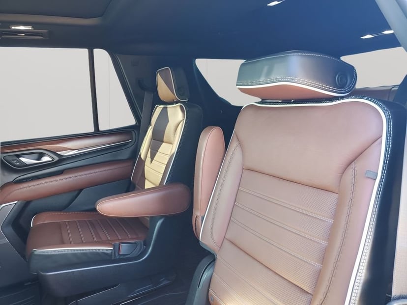 2023 GMC Yukon - Image 19