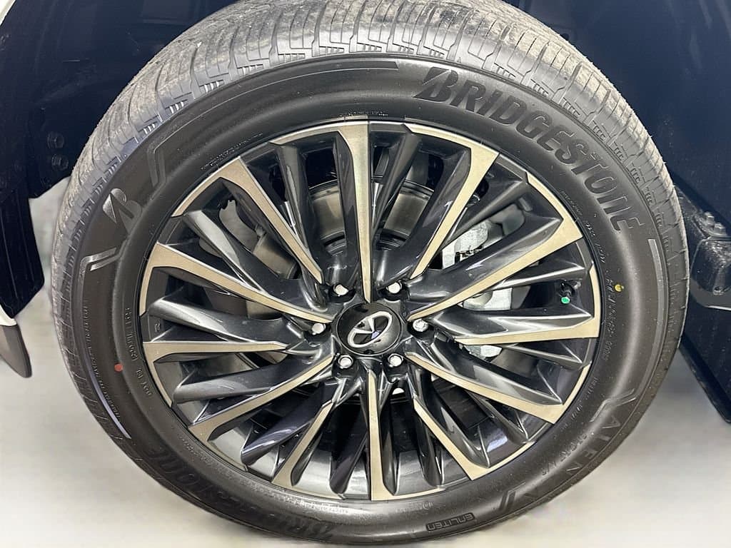 2026 INFINITI QX80 - Image 42