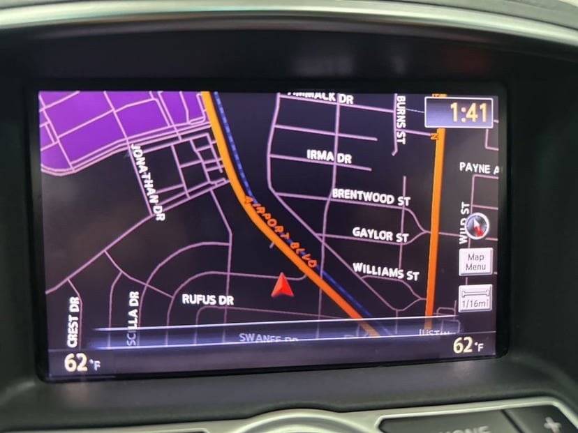 2012 INFINITI G37 - Image 10