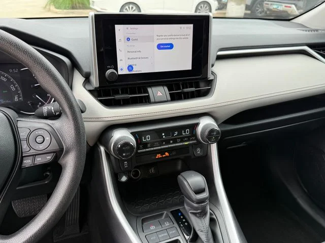 2024 Toyota RAV4 - Image 15
