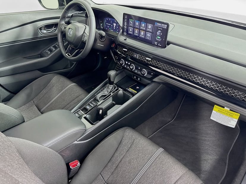 2025 Honda Accord Hybrid - Image 36