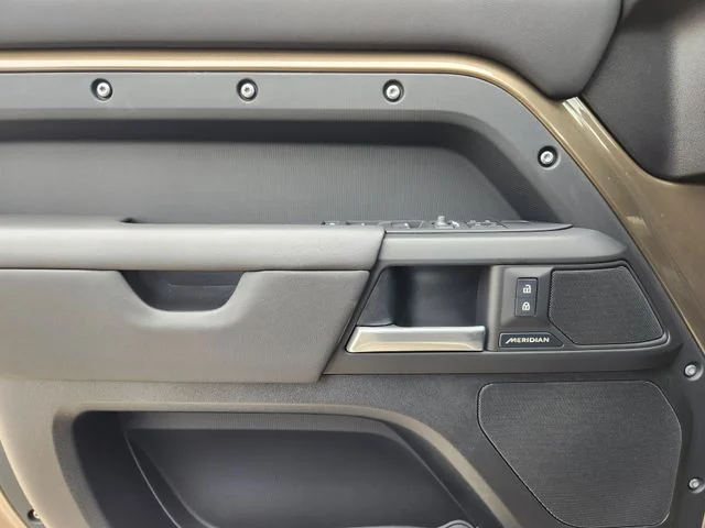 2026 Land Rover Defender 110 - Image 16