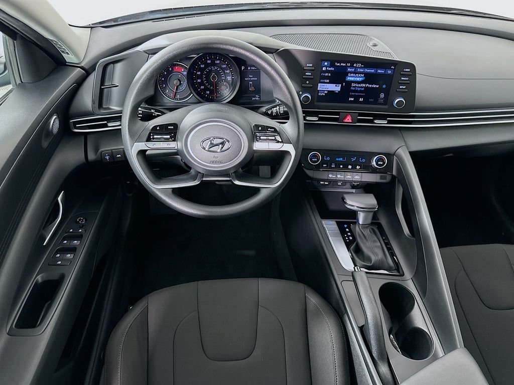 2023 Hyundai Elantra - Image 21