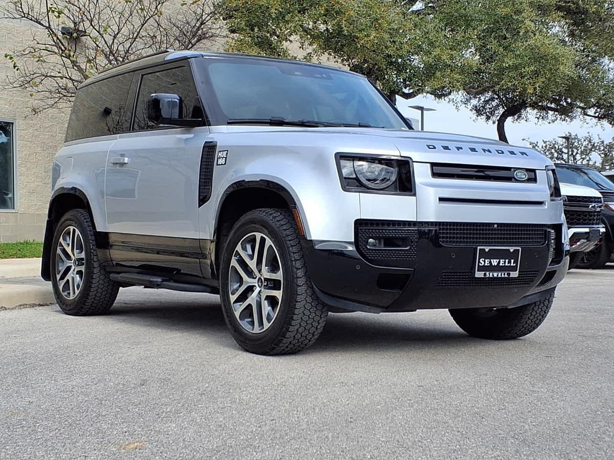 2024 Land Rover Defender - Image 3