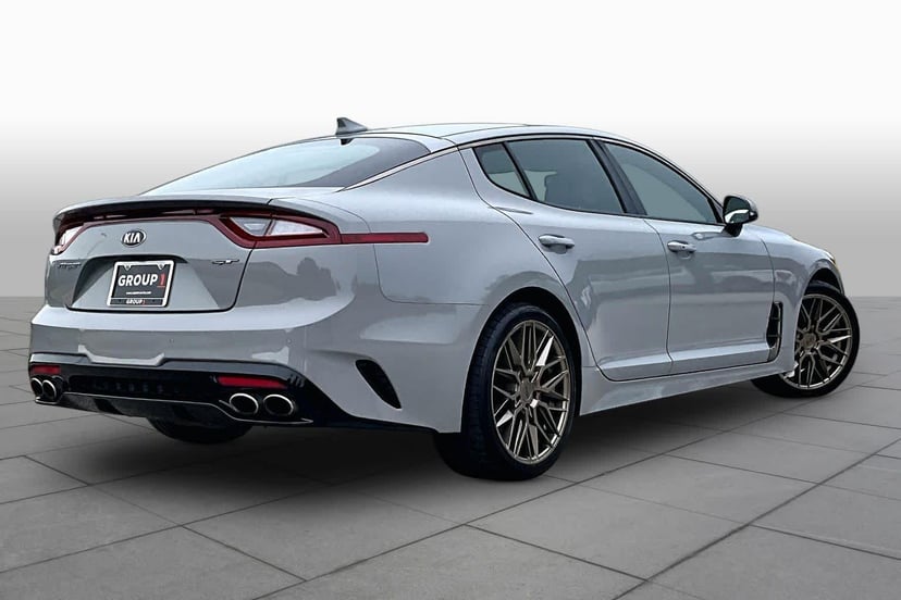 2019 Kia Stinger - Image 13