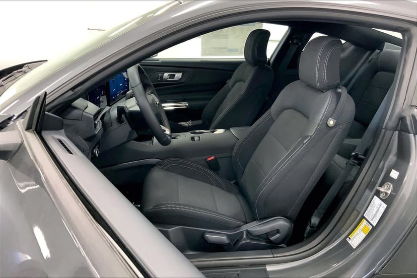 2026 Ford Mustang - Image 9
