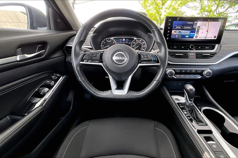 2023 Nissan Altima - Image 6