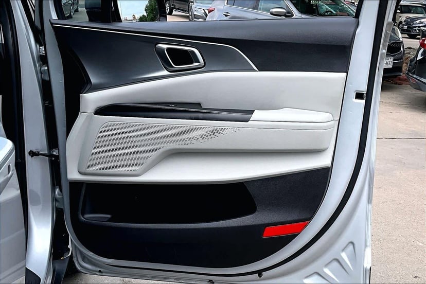 2023 Kia Carnival - Image 22