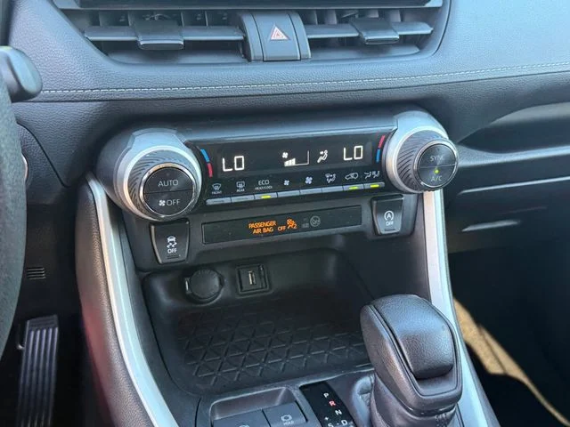 2021 Toyota RAV4 - Image 17