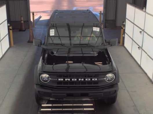 2025 Ford Bronco - Image 3