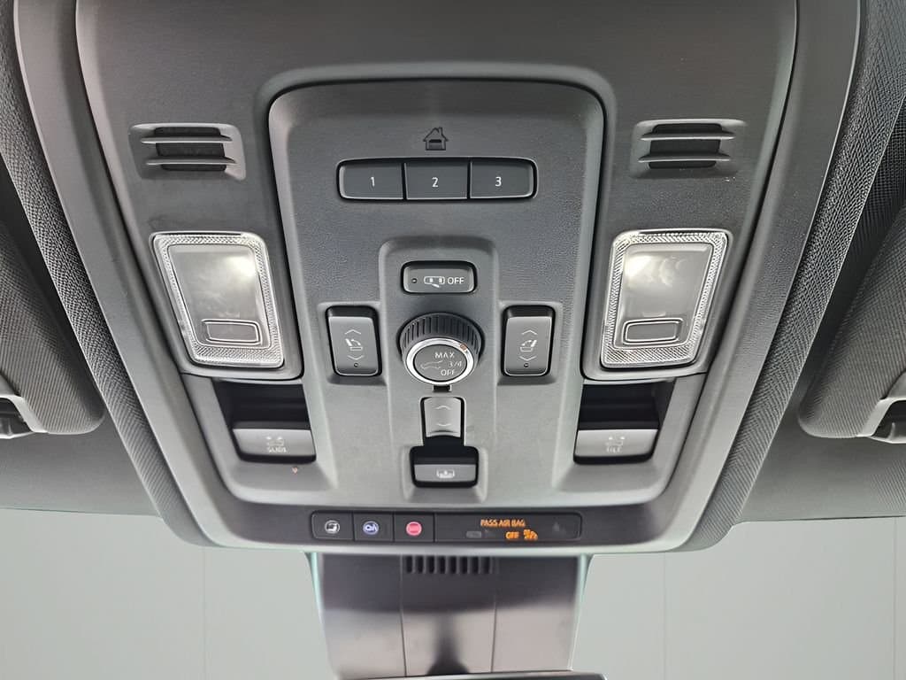 2023 Chevrolet Suburban - Image 41