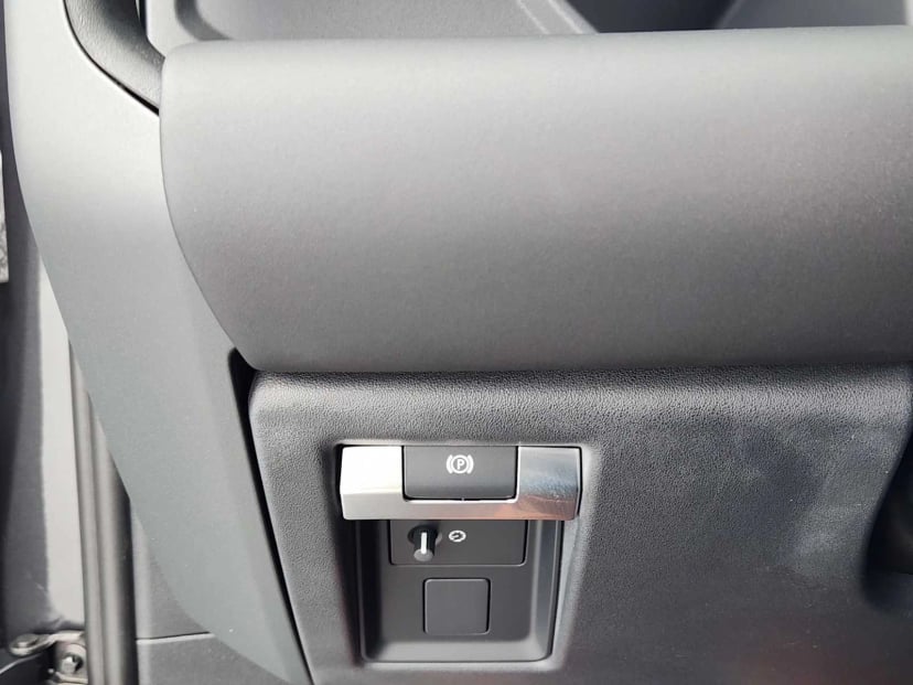 2024 Land Rover Defender - Image 22