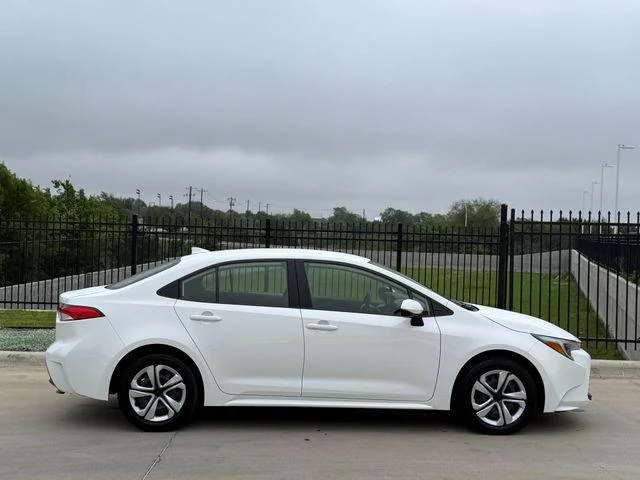 2025 Toyota COROLLA HYBRID - Image 5