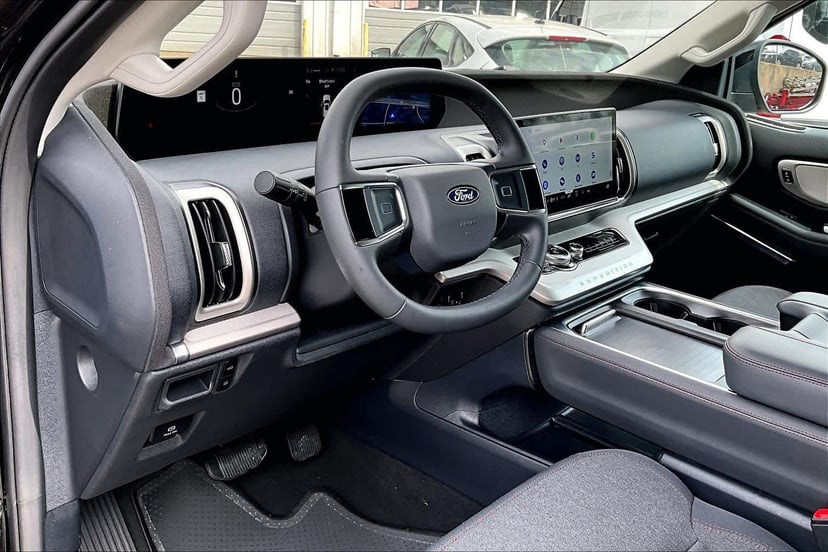 2025 Ford Expedition - Image 18