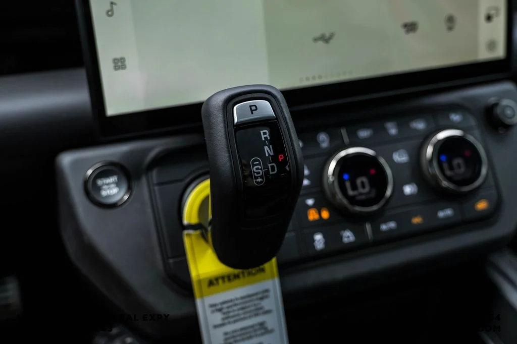 2026 Land Rover Defender 110 - Image 26