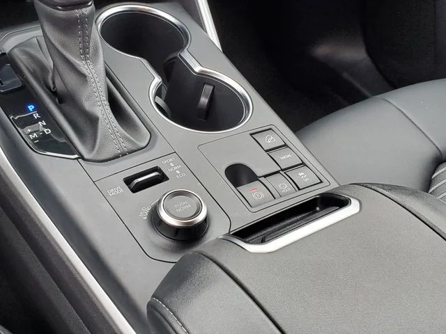 2025 Toyota Highlander - Image 20