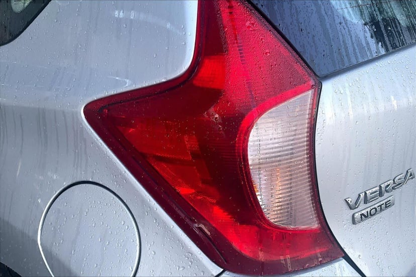 2017 Nissan Versa Note - Image 28