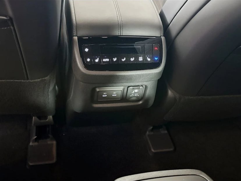 2027 INFINITI QX60 - Image 30