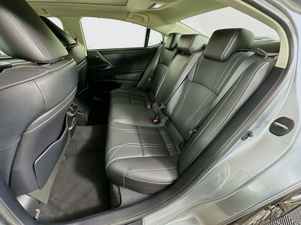 2024 Lexus ES - Image 25