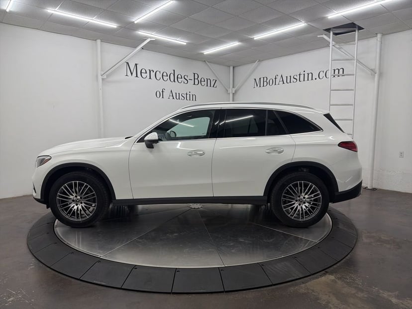 2026 Mercedes-Benz GLC - Image 3