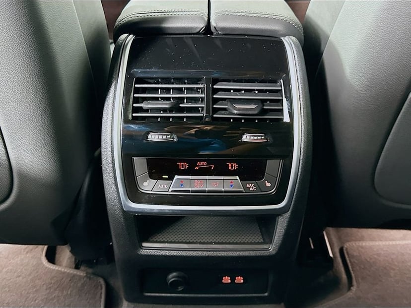 2026 BMW X7 - Image 18