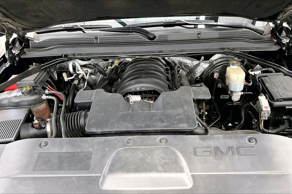 2018 GMC Yukon - Image 32