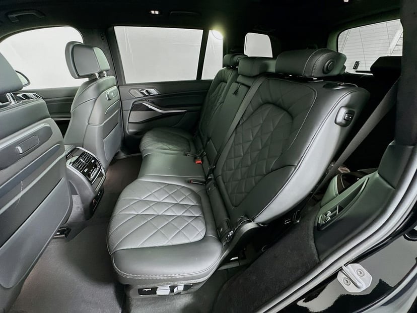 2026 BMW X7 - Image 17