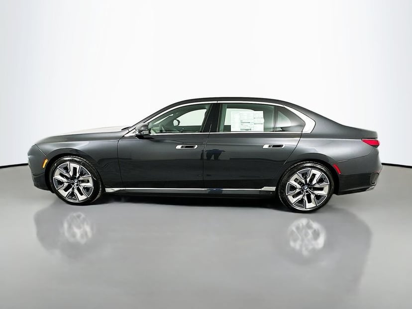 2026 BMW i7 - Image 8