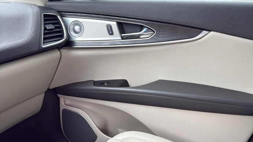 2020 Lincoln Nautilus - Image 24