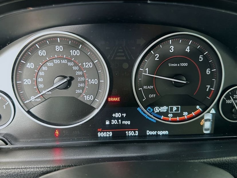 2016 BMW 3 Series - Image 12