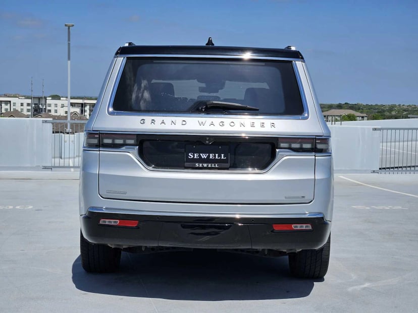 2022 Jeep Grand Wagoneer - Image 6
