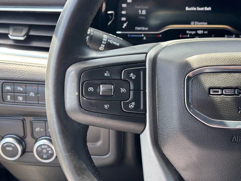 2023 GMC Yukon - Image 15