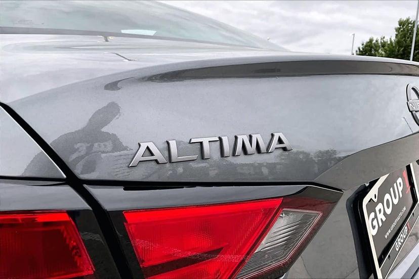 2025 Nissan Altima - Image 10