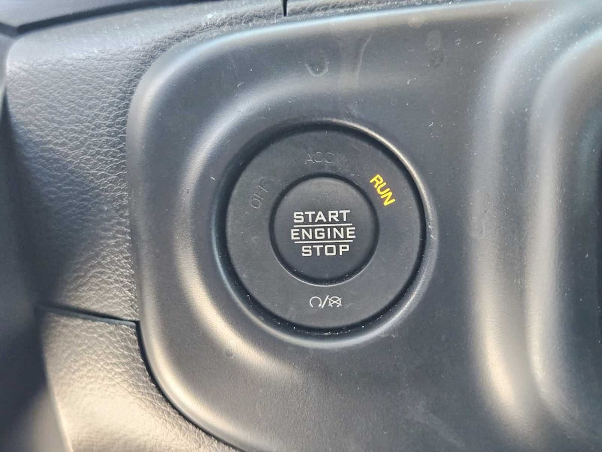 2023 Jeep Gladiator - Image 19