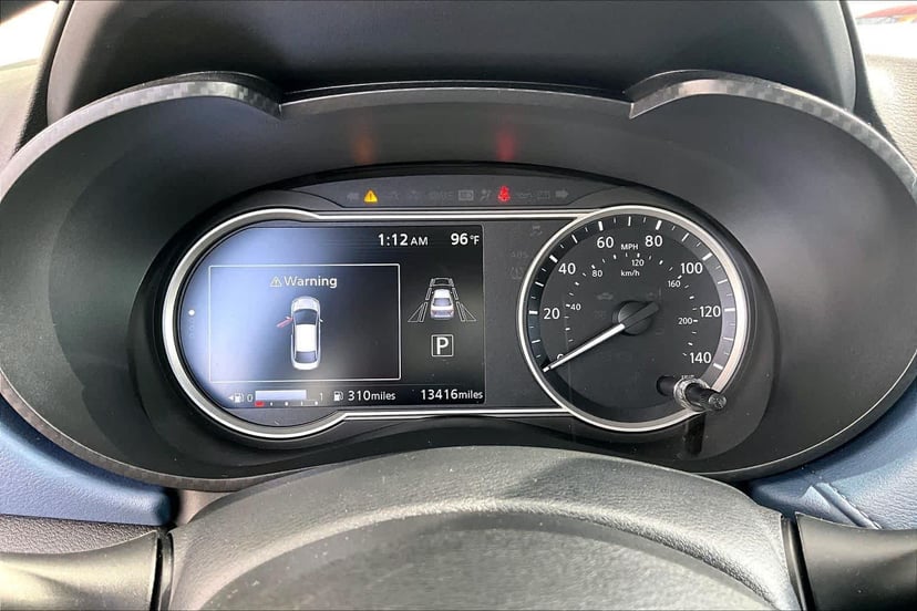 2025 Nissan Versa - Image 25
