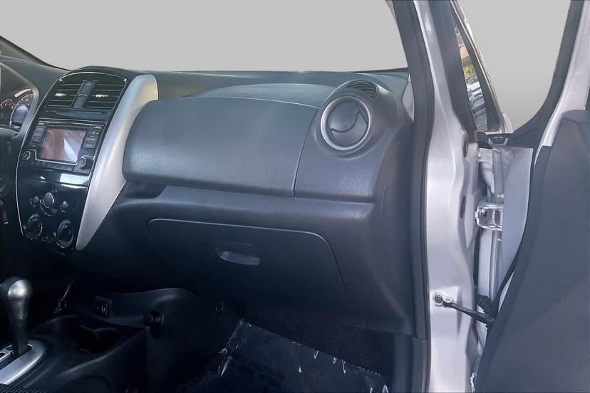 2017 Nissan Versa Note - Image 19