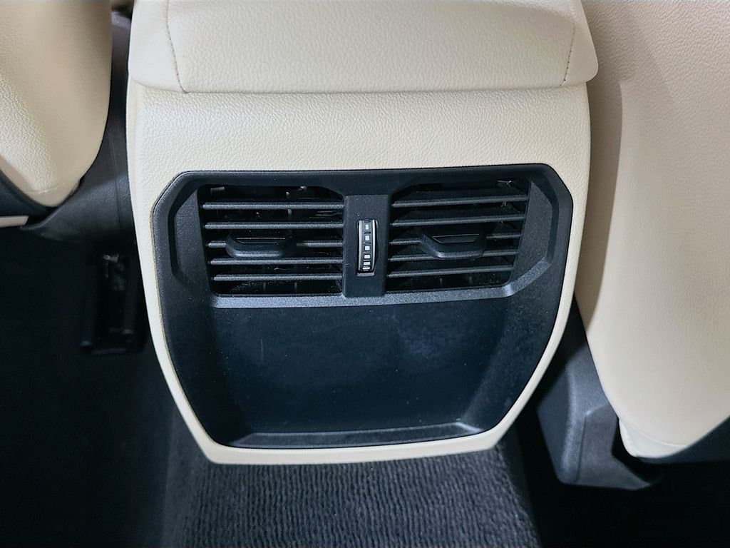 2025 BMW 4 Series - Image 26