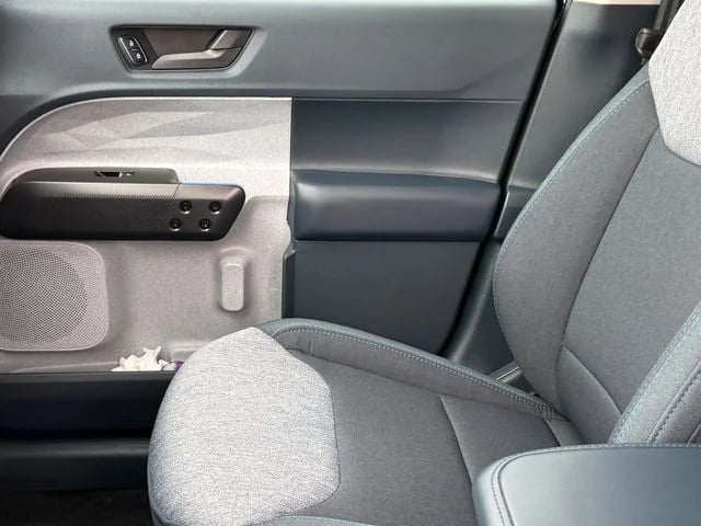 2025 Ford Maverick - Image 11