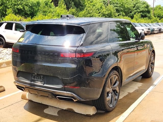 2024 Land Rover Range Rover Sport - Image 3