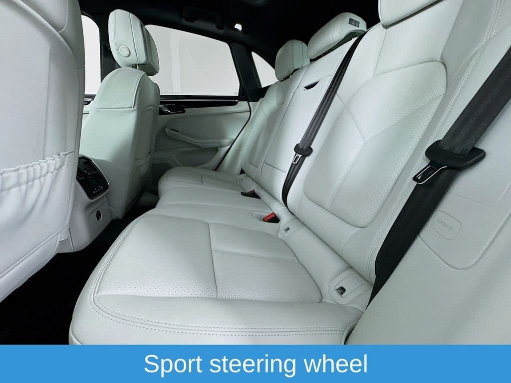 2024 PORSCHE Macan - Image 32