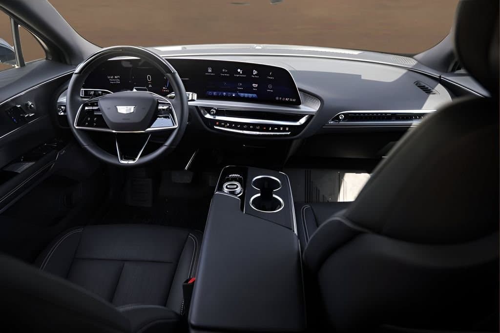 2025 Cadillac LYRIQ - Image 24