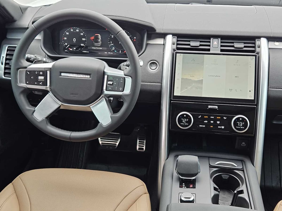 2025 Land Rover Discovery - Image 27