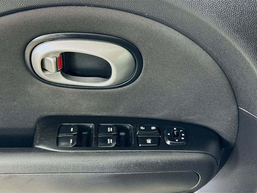 2016 Kia Soul - Image 21
