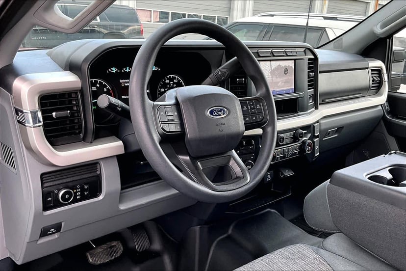 2023 Ford F-250 - Image 18