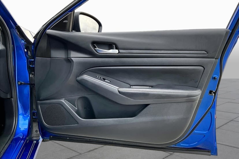2025 Nissan Altima - Image 23